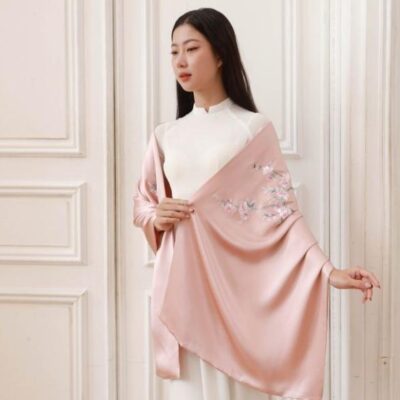 Alternative view of Khăn Choàng Lụa Thêu Tay Hoa Mai